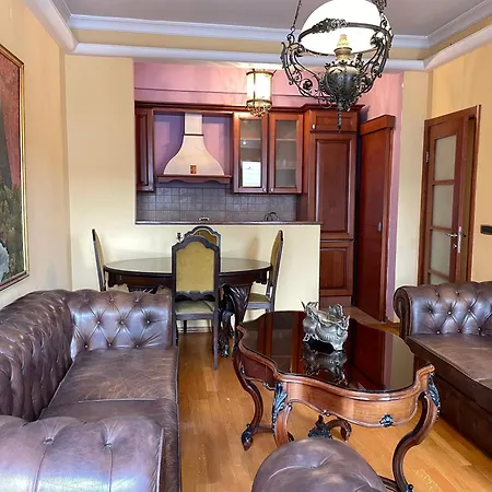 Heart Of The Stunning Comfort,balcony ,netflix,free Wi-fi